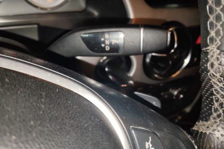 Used Mercedes-Benz GLK-Class 2013 GLK 300 4MATIC Dynamic Sunroof Model Gear Lever