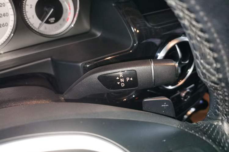 Used Mercedes-Benz GLK-Class 2013 Facelift GLK 300 4MATIC Luxury Edition Gear Lever