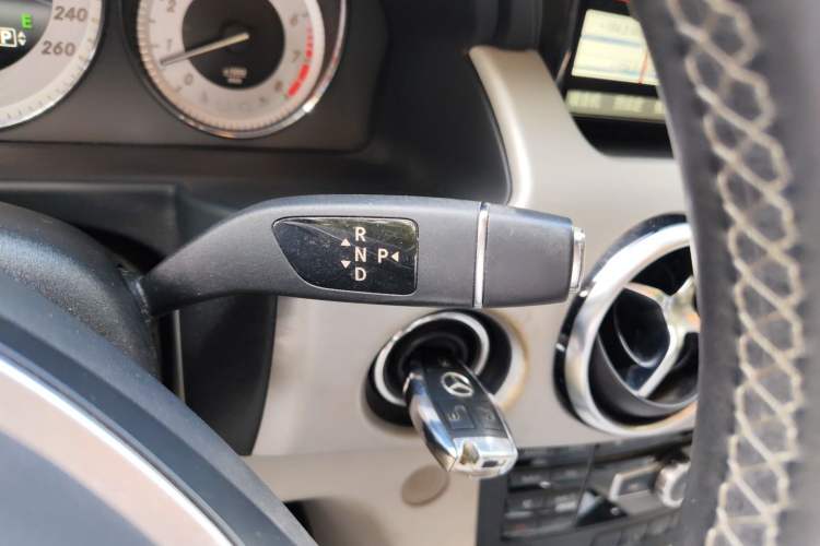 Used Mercedes-Benz GLK-Class 2013 GLK 300 4MATIC Dynamic Sunroof Model Gear Lever