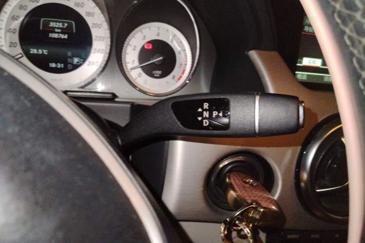 Used Mercedes-Benz GLK-Class 2013 GLK 300 4MATIC Dynamic Sunroof Model Gear Lever