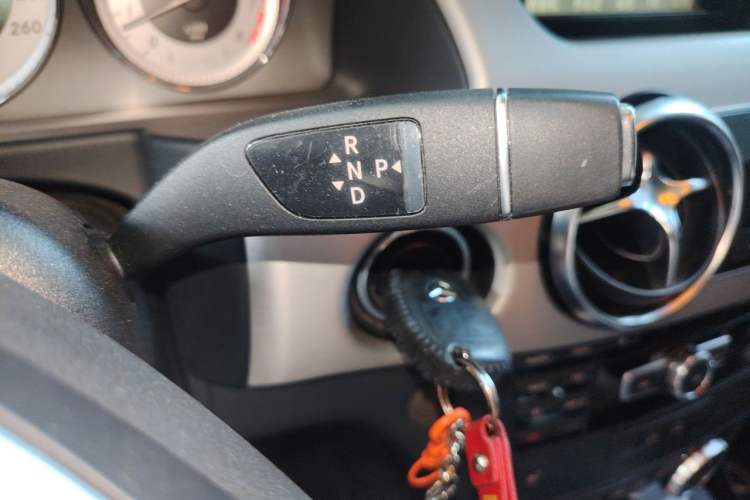 Used Mercedes-Benz GLK-Class 2013 GLK 300 4MATIC Dynamic Sunroof Model Gear Lever