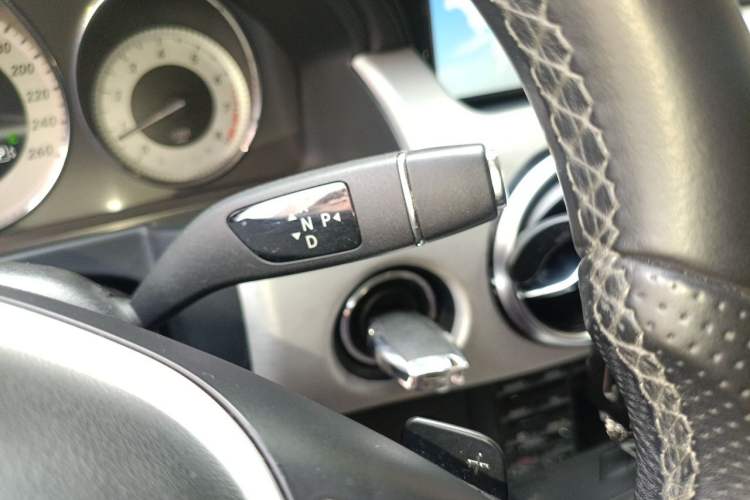 Used Mercedes-Benz GLK-Class 2013 GLK 300 4MATIC Fashion Model Gear Lever
