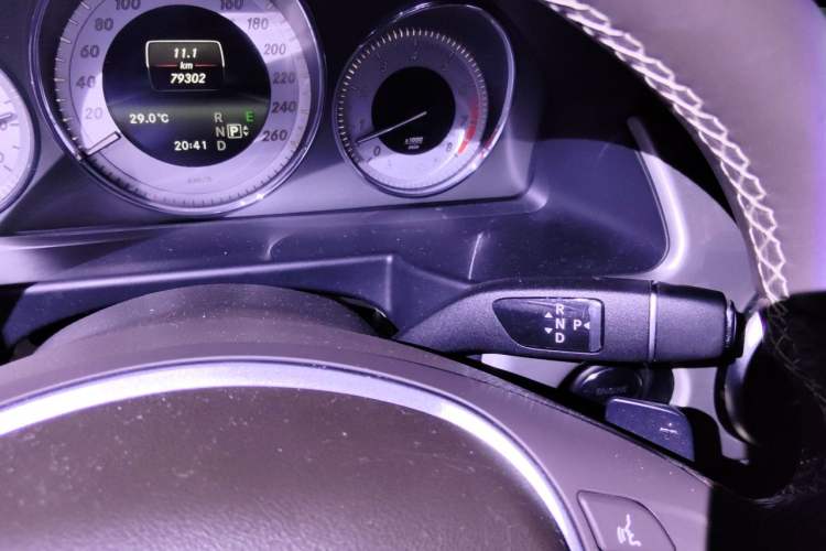 Used Mercedes-Benz GLK-Class 2013 GLK 300 4MATIC Luxury Model Gear Lever