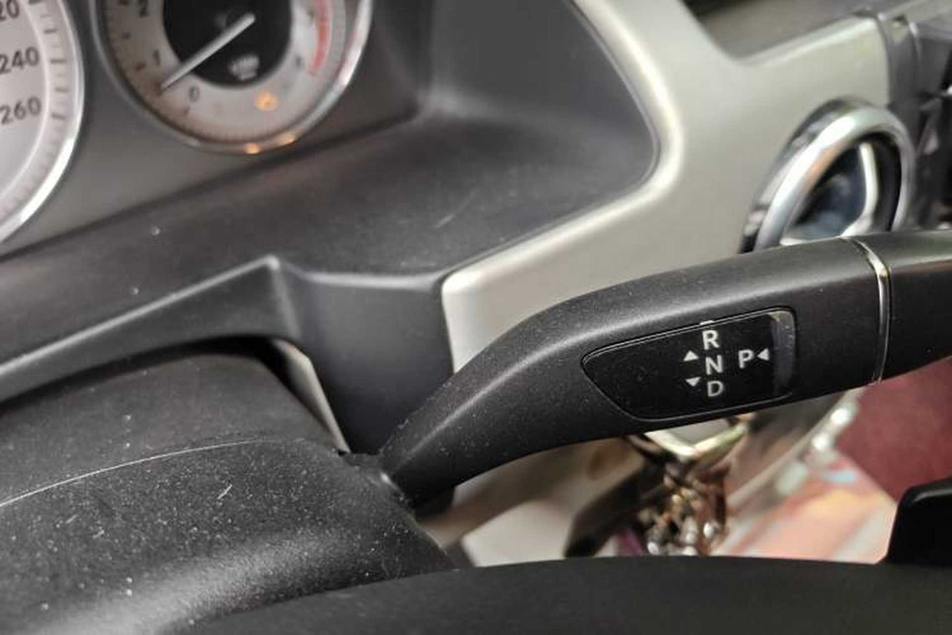 Used Mercedes-Benz GLK-Class 2013 GLK 300 4MATIC Fashion Model Gear Lever