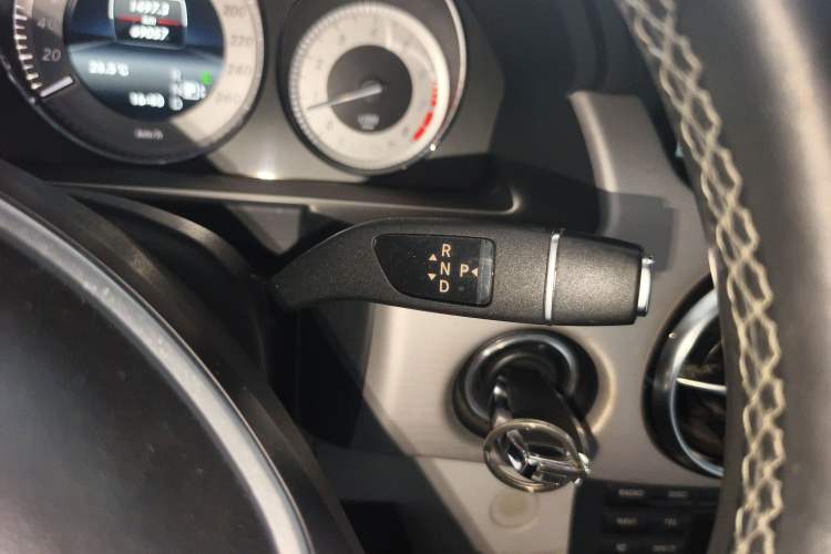 Used Mercedes-Benz GLK-Class 2013 GLK 300 4MATIC Dynamic Sunroof Model Gear Lever