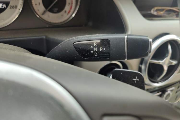 Used Mercedes-Benz GLK-Class 2013 GLK 300 4MATIC Dynamic Edition Gear Lever