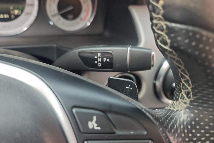 Used Mercedes-Benz GLK-Class 2013 GLK 300 4MATIC Dynamic Sunroof Model Gear Lever
