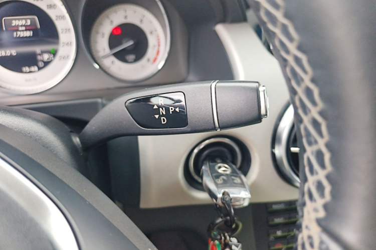 Used Mercedes-Benz GLK-Class 2013 GLK 300 4MATIC Fashion Model Gear Lever