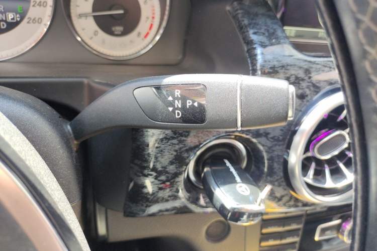 Used Mercedes-Benz GLK-Class 2013 GLK 300 4MATIC Dynamic Sunroof Model Gear Lever