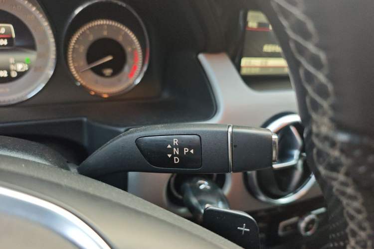 Used Mercedes-Benz GLK-Class 2013 GLK 300 4MATIC Dynamic Sunroof Model Gear Lever
