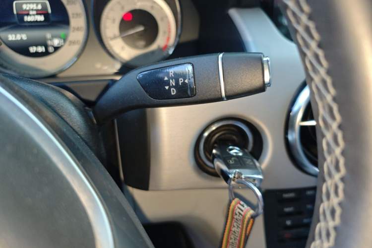Used Mercedes-Benz GLK-Class 2013 GLK 300 4MATIC Dynamic Sunroof Model Gear Lever