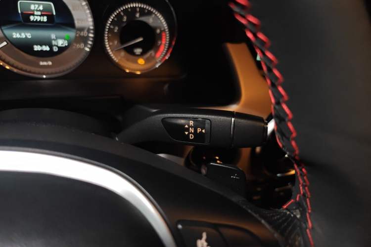 Used Mercedes-Benz GLK-Class 2013 GLK 300 4MATIC Dynamic Sunroof Model Gear Lever