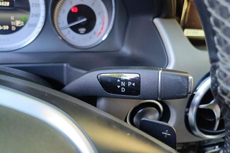 Used Mercedes-Benz GLK-Class 2013 GLK 300 4MATIC Luxury Model Gear Lever