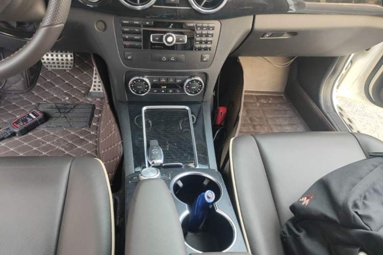 Used Mercedes-Benz GLK-Class 2013 Facelift GLK 300 4MATIC Luxury Edition Gear Lever