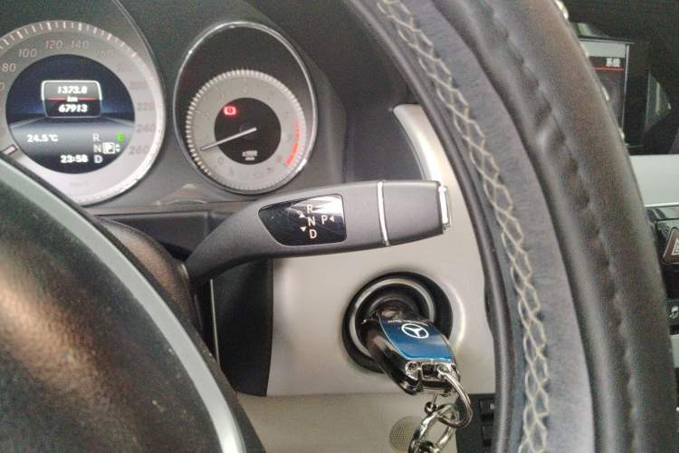 Used Mercedes-Benz GLK-Class 2013 GLK 300 4MATIC Dynamic Sunroof Model Gear Lever