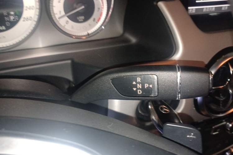 Used Mercedes-Benz GLK-Class 2013 GLK 300 4MATIC Dynamic Edition Gear Lever