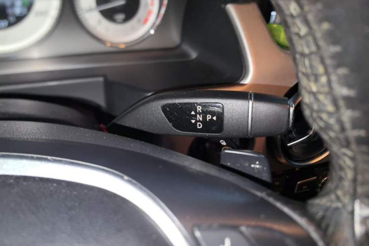 Used Mercedes-Benz GLK-Class 2013 GLK 300 4MATIC Fashion Model Gear Lever