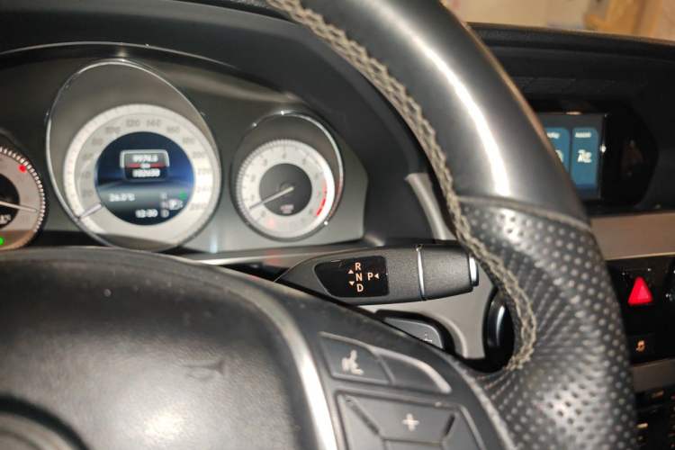Used Mercedes-Benz GLK-Class 2013 GLK 300 4MATIC Dynamic Sunroof Model Gear Lever