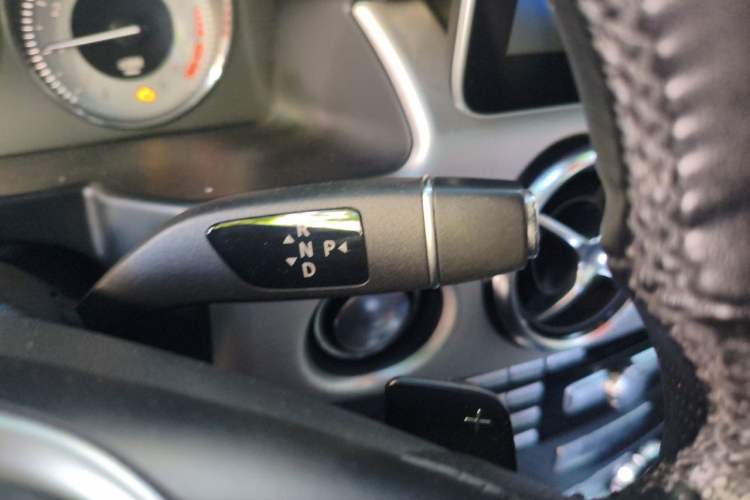 Used Mercedes-Benz GLK-Class 2013 Facelift GLK 300 4MATIC Fashion Edition Gear Lever