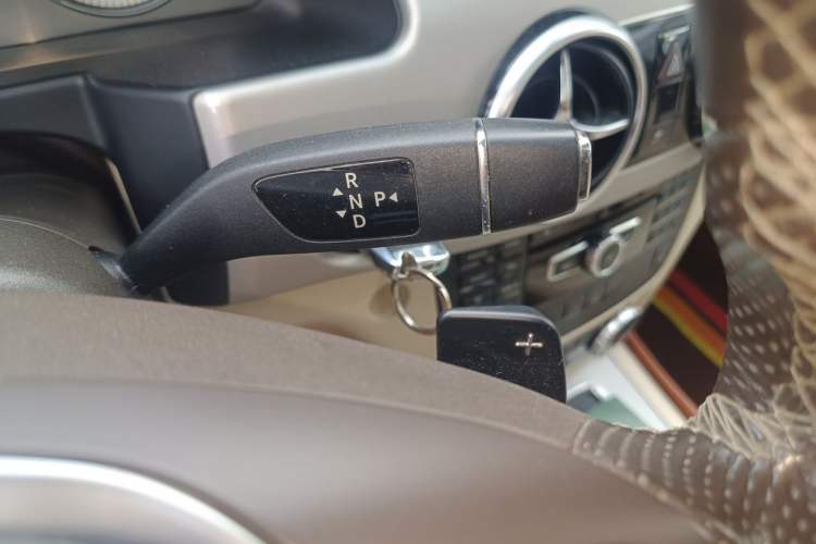 Used Mercedes-Benz GLK-Class 2013 GLK 300 4MATIC Dynamic Sunroof Model Gear Lever