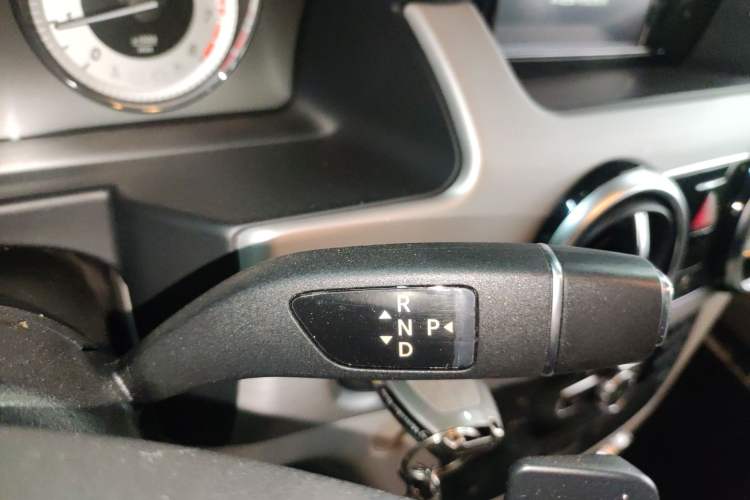 Used Mercedes-Benz GLK-Class 2013 GLK 300 4MATIC Dynamic Sunroof Model Gear Lever