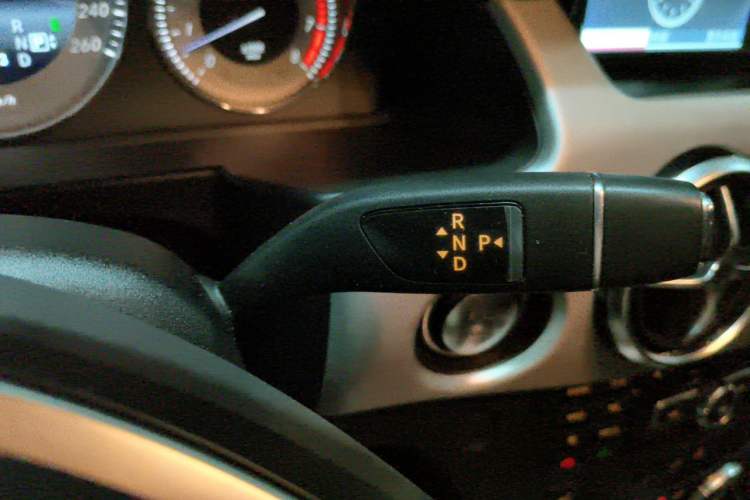 Used Mercedes-Benz GLK-Class 2013 Facelift GLK 300 4MATIC Fashion Edition Gear Lever