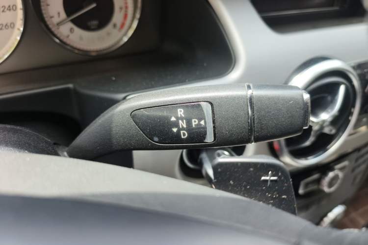 Used Mercedes-Benz GLK-Class 2013 GLK 300 4MATIC Dynamic Edition Gear Lever