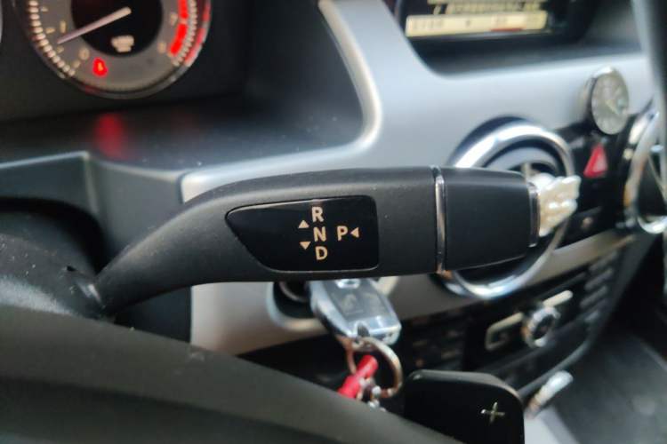 Used Mercedes-Benz GLK-Class 2013 GLK 300 4MATIC Dynamic Sunroof Model Gear Lever