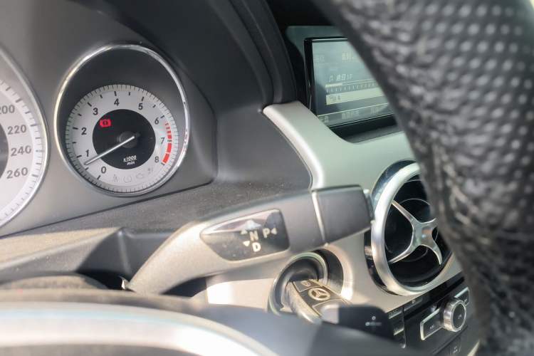 Used Mercedes-Benz GLK-Class 2013 GLK 300 4MATIC Fashion Model Gear Lever