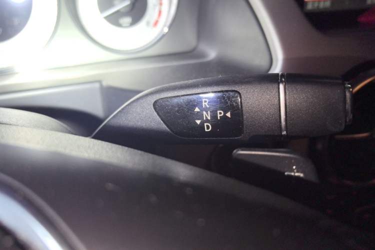 Used Mercedes-Benz GLK-Class 2013 GLK 300 4MATIC Dynamic Edition Gear Lever