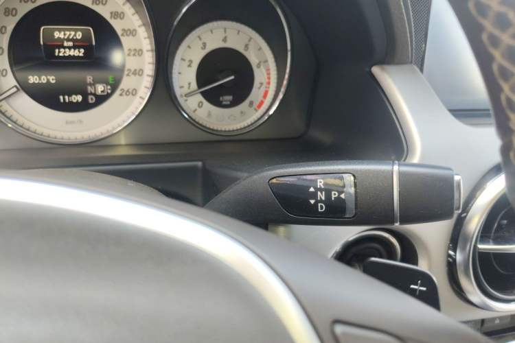 Used Mercedes-Benz GLK-Class 2013 GLK 300 4MATIC Dynamic Sunroof Model Gear Lever