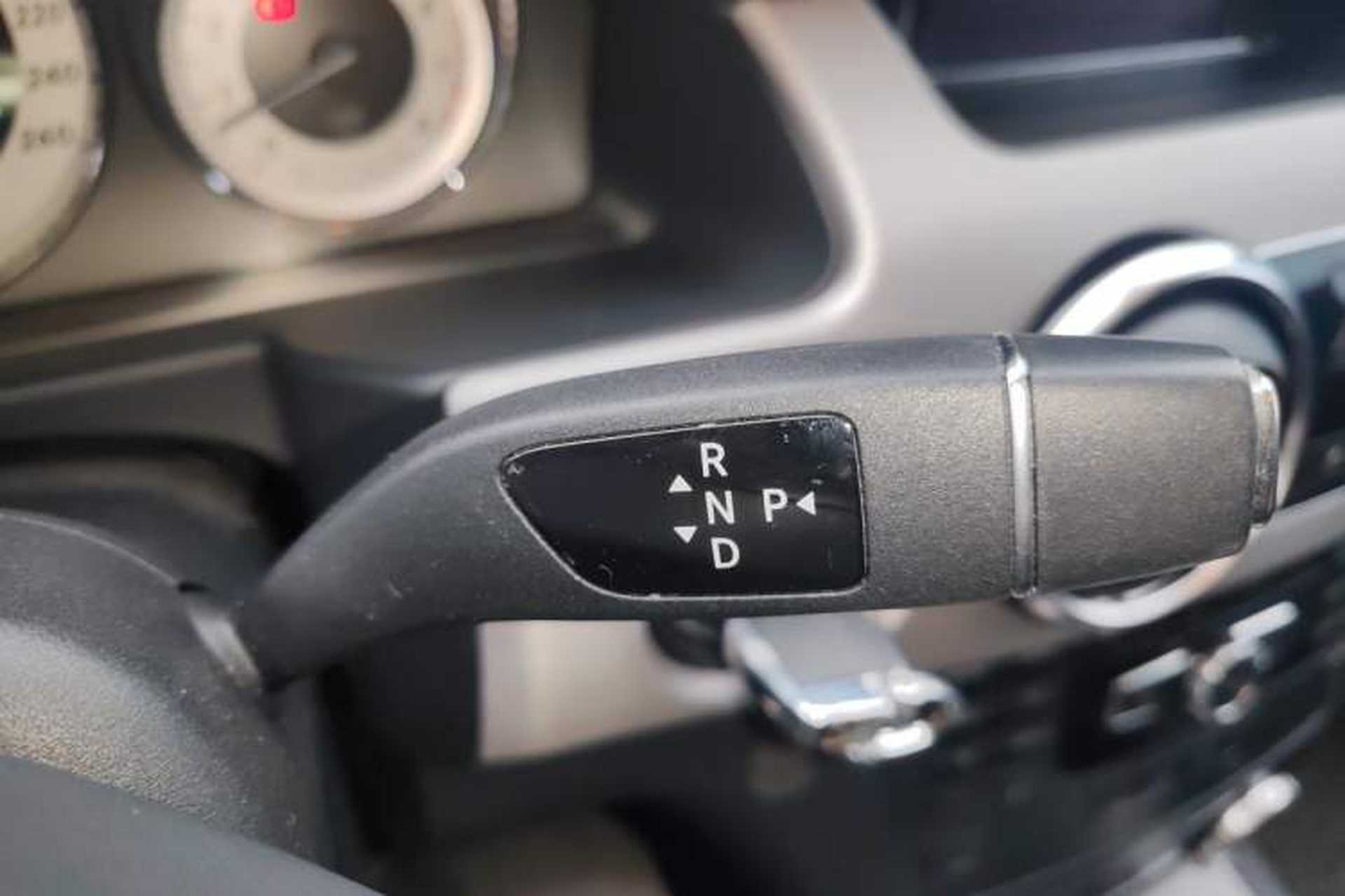 Used Mercedes-Benz GLK-Class 2013 GLK 300 4MATIC Dynamic Edition Gear Lever