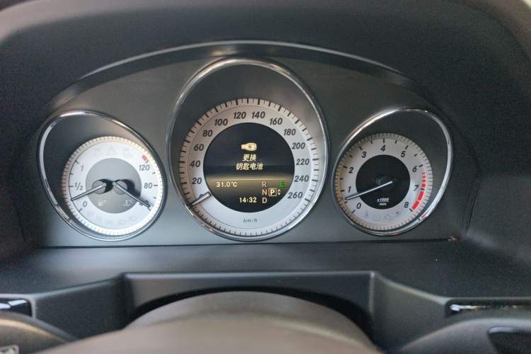 Used Mercedes-Benz GLK-Class 2013 Facelift GLK 300 4MATIC Luxury Edition Instrument Cluster