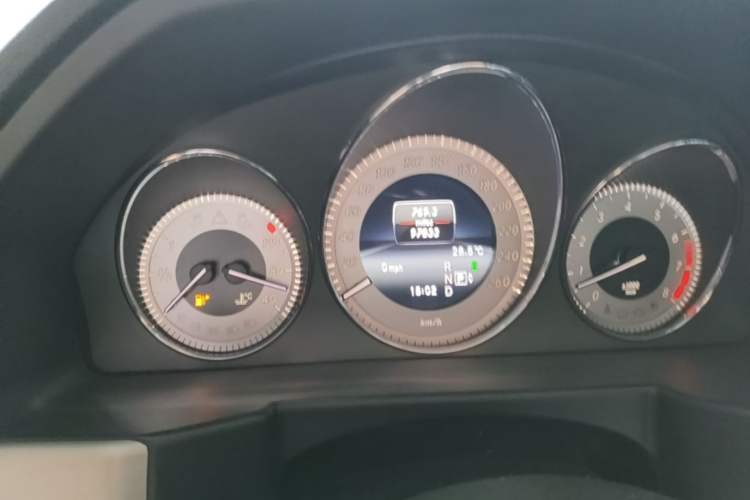 Used Mercedes-Benz GLK-Class 2013 GLK 300 4MATIC Dynamic Sunroof Model Instrument Cluster