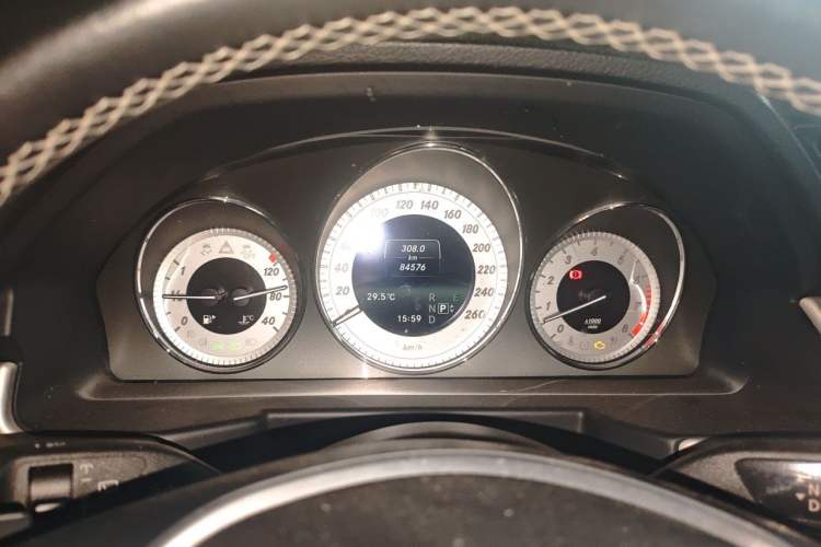 Used Mercedes-Benz GLK-Class 2013 GLK 300 4MATIC Dynamic Sunroof Model Instrument Cluster