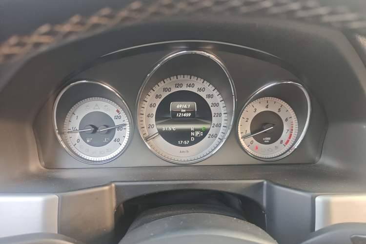 Used Mercedes-Benz GLK-Class 2013 GLK 300 4MATIC Fashion Model Instrument Cluster