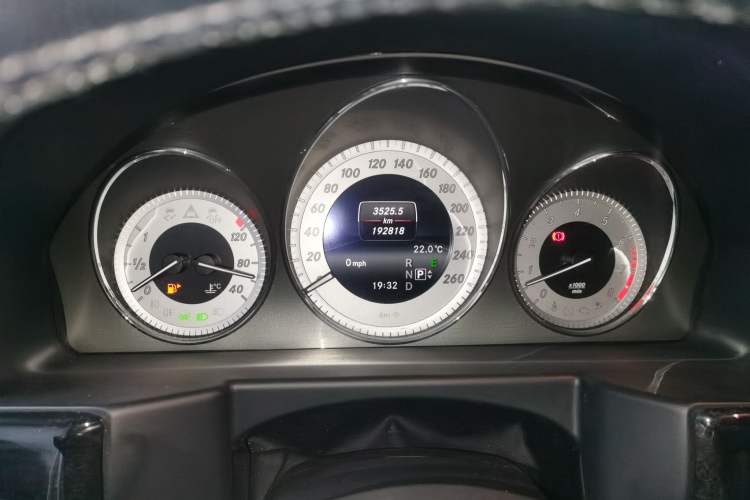 Used Mercedes-Benz GLK-Class 2013 Facelift GLK 300 4MATIC Luxury Edition Instrument Cluster