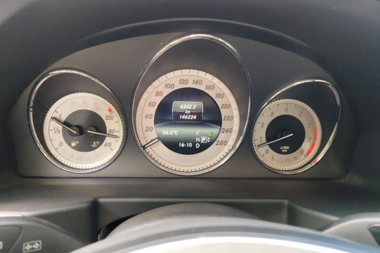 Used Mercedes-Benz GLK-Class 2013 GLK 300 4MATIC Dynamic Sunroof Model Instrument Cluster