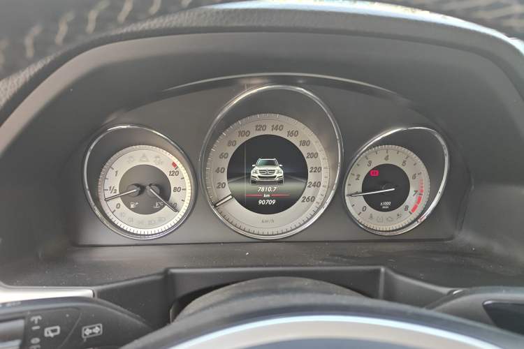 Used Mercedes-Benz GLK-Class 2013 Facelift GLK 300 4MATIC Fashion Edition Instrument Cluster