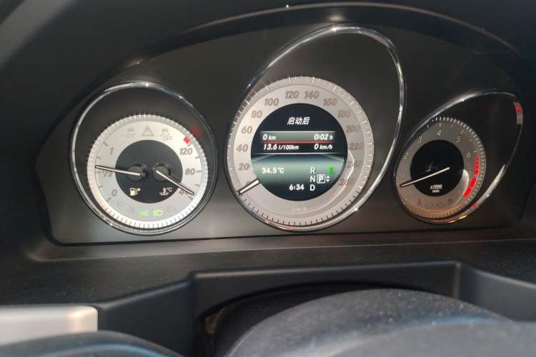 Used Mercedes-Benz GLK-Class 2013 GLK 300 4MATIC Dynamic Sunroof Model Instrument Cluster