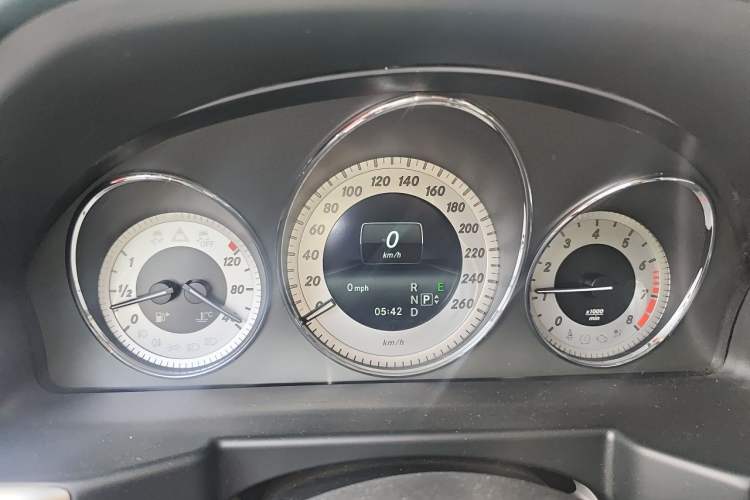 Used Mercedes-Benz GLK-Class 2013 GLK 300 4MATIC Dynamic Sunroof Model Instrument Cluster