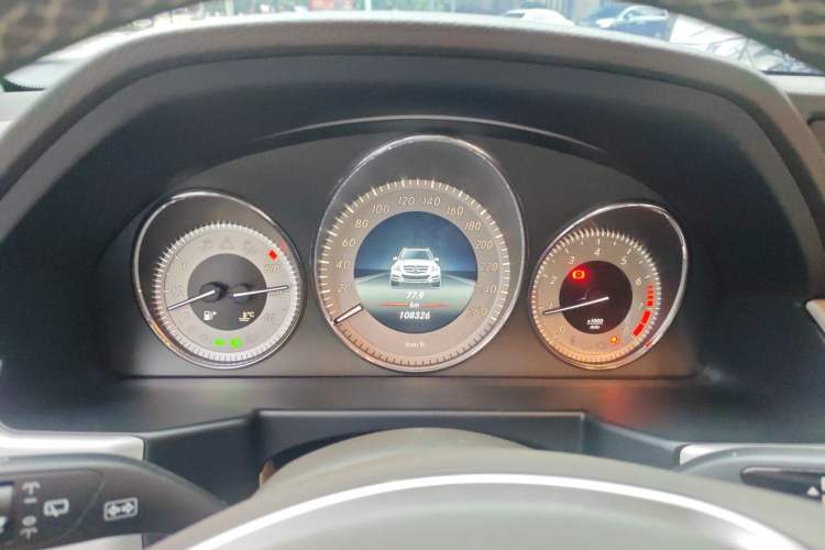Used Mercedes-Benz GLK-Class 2013 GLK 300 4MATIC Dynamic Sunroof Model Instrument Cluster