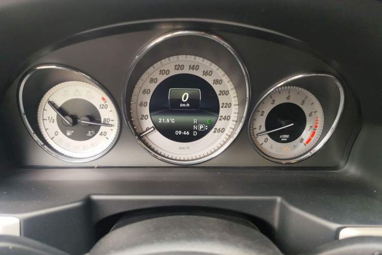 Used Mercedes-Benz GLK-Class 2013 Facelift GLK 300 4MATIC Fashion Edition Instrument Cluster