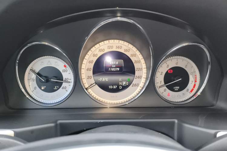 Used Mercedes-Benz GLK-Class 2013 GLK 300 4MATIC Dynamic Sunroof Model Instrument Cluster
