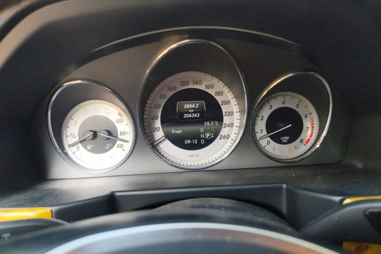 Used Mercedes-Benz GLK-Class 2013 Facelift GLK 300 4MATIC Fashion Edition Instrument Cluster