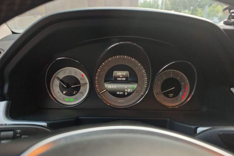 Used Mercedes-Benz GLK-Class 2013 GLK 300 4MATIC Dynamic Sunroof Model Instrument Cluster