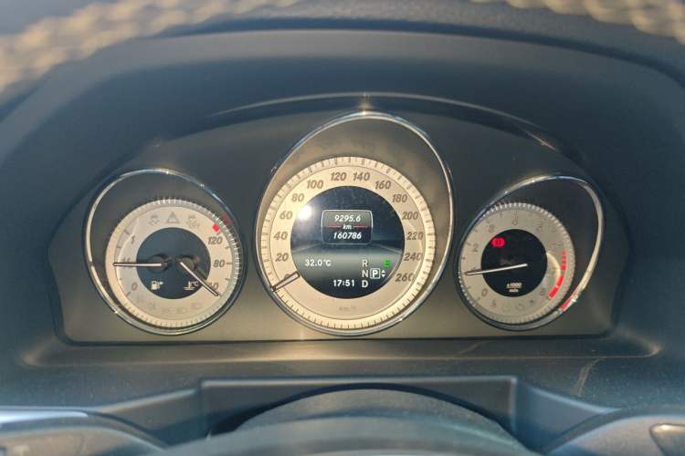 Used Mercedes-Benz GLK-Class 2013 GLK 300 4MATIC Dynamic Sunroof Model Instrument Cluster