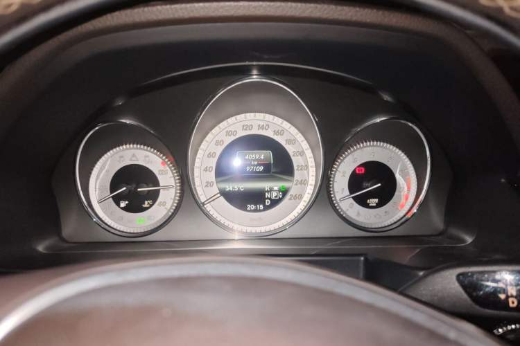 Used Mercedes-Benz GLK-Class 2013 GLK 300 4MATIC Luxury Model Instrument Cluster