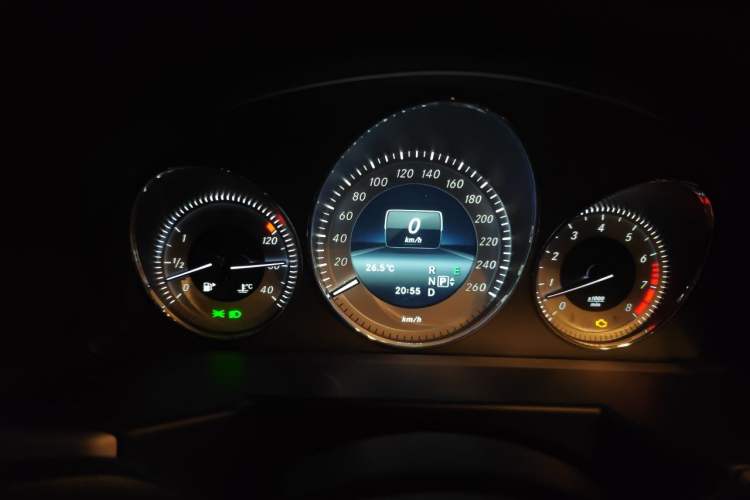 Used Mercedes-Benz GLK-Class 2013 GLK 300 4MATIC Dynamic Sunroof Model Instrument Cluster