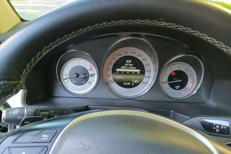 Used Mercedes-Benz GLK-Class 2013 GLK 300 4MATIC Luxury Model Instrument Cluster